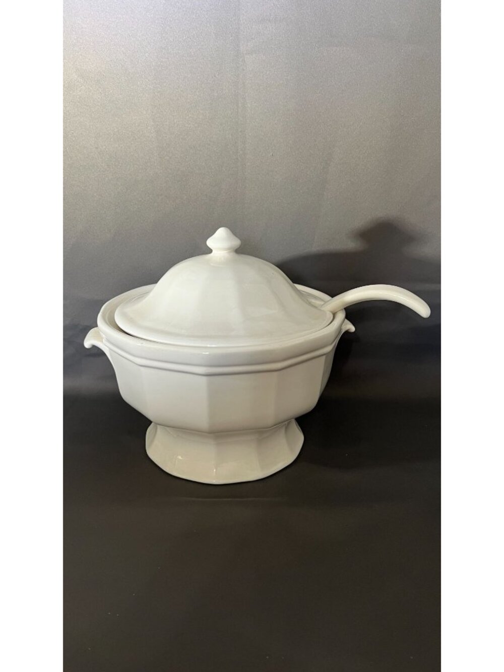 Vintage Pfaltzgraff White Ceramic Soup Tureen With Lid & Matching Ladle Elegant